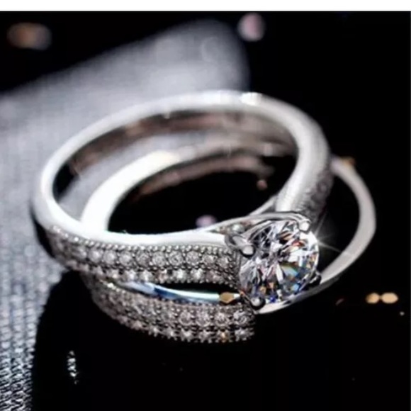 Jewelry - 925 Silver Band Wedding Ring 1ct Topaz